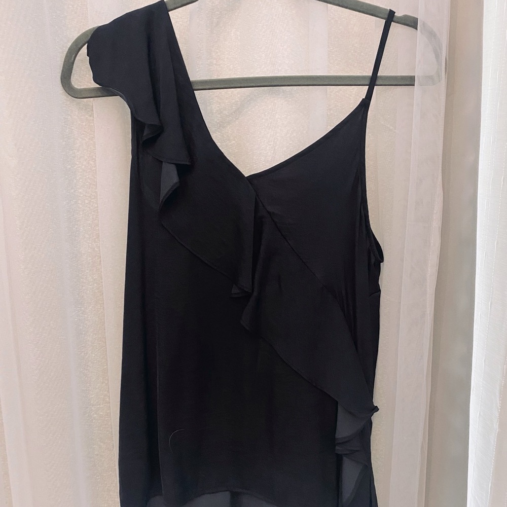 WWW cross shoulder ruffle blouse